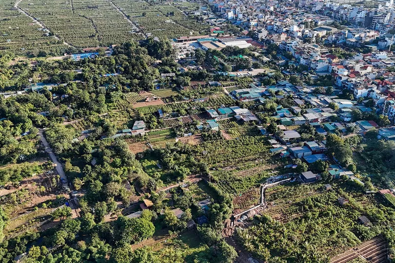 Nỗi lo phía sau đê sông Hồng