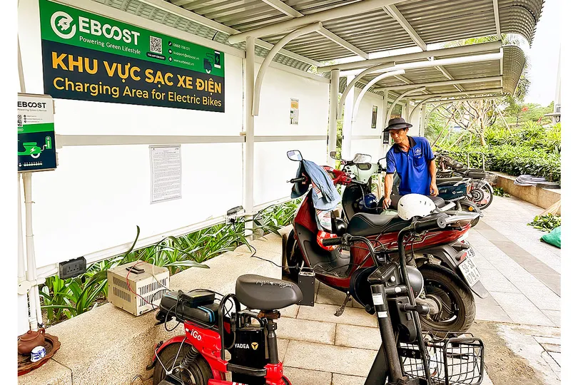 Lúng túng chuyện sạc pin xe điện ở chung cư