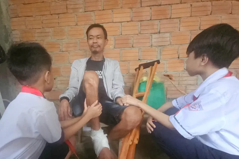 Cha mắc bệnh hiểm nghèo, lo 2 con nhỏ bơ vơ