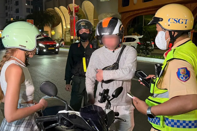 Siết hoạt động cho người nước ngoài thuê xe máy