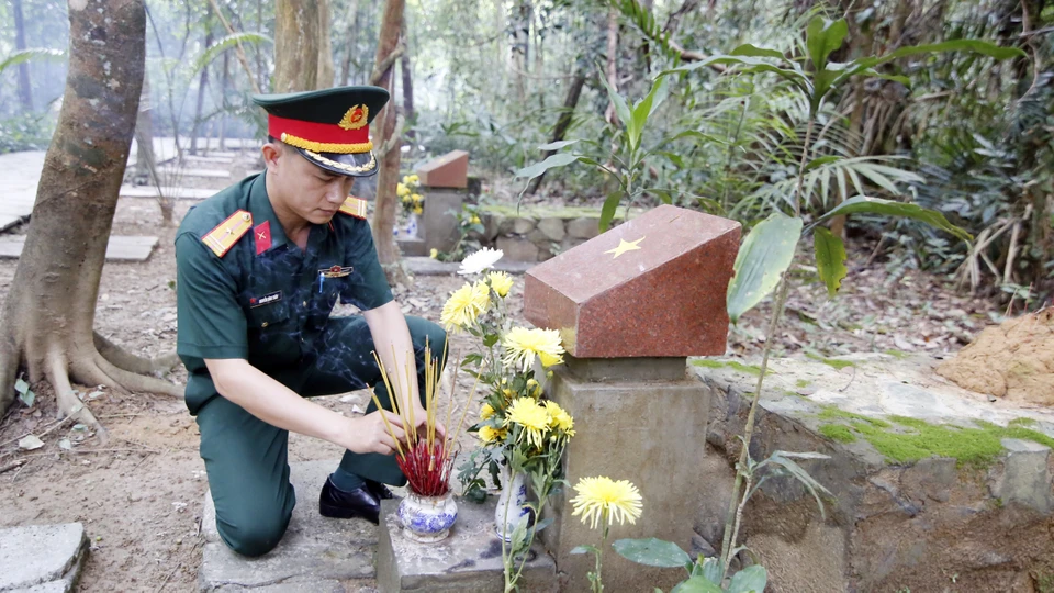 Linh thiêng tình đồng đội