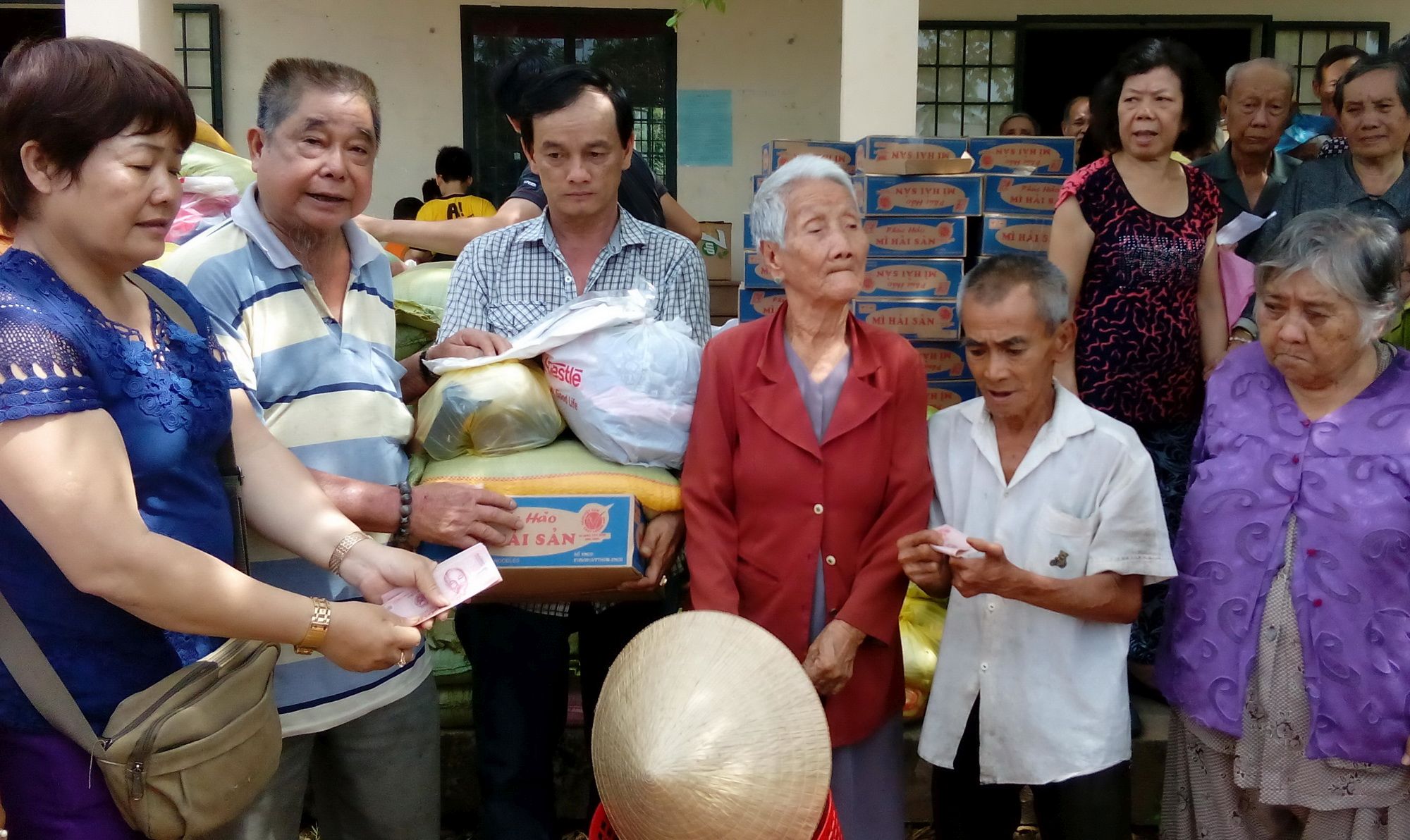 热心人赴同奈偏远区行善