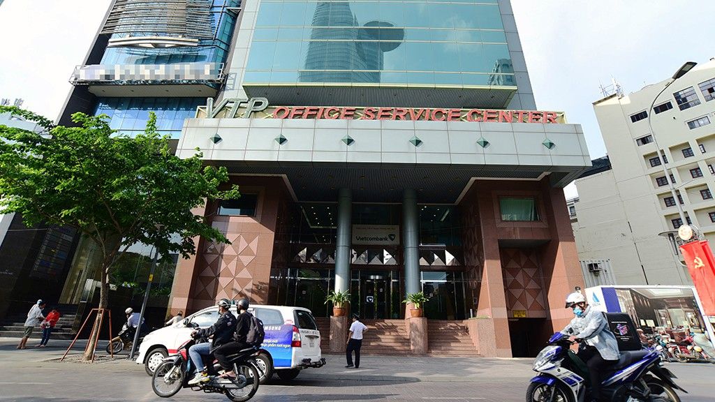 由本市房屋经营管理一成员有限责任公司出租位於第一郡阮惠街8号的 房