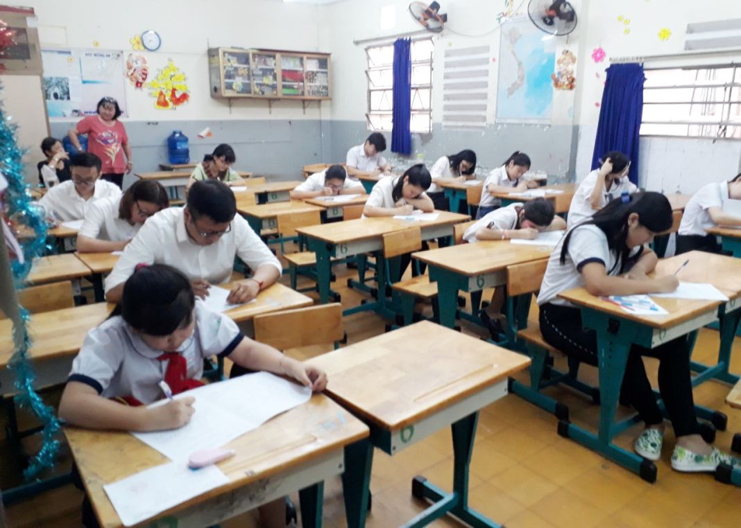 启秀华文中心举行小学毕业试