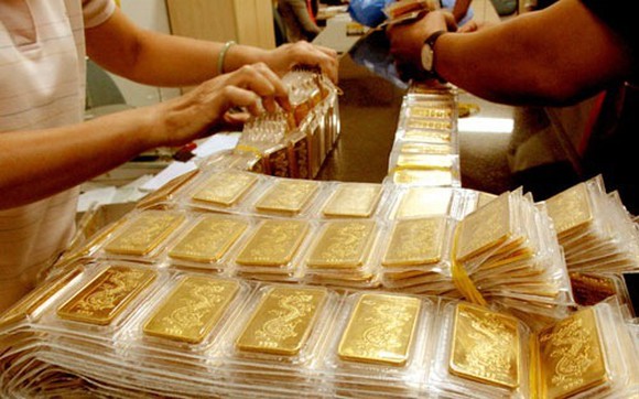 Giá vàng thế giới tiếp tục nối dài chuỗi tăng giá khiến giá vàng SJC trong nước ngày 12-11 tăng thêm 700.000 đồng/lượng