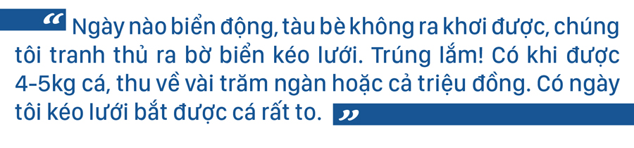 Xem ngư dân kéo lưới bắt cá dọc bờ biển ảnh 7