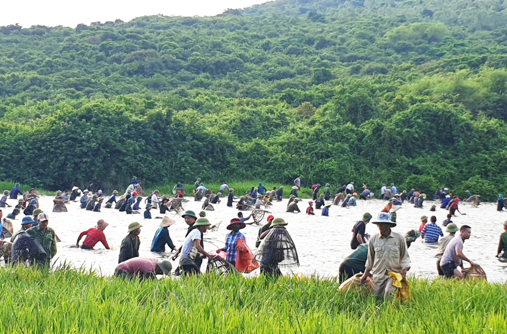 Độc đáo lễ hội đánh cá Đồng Hoa ảnh 5