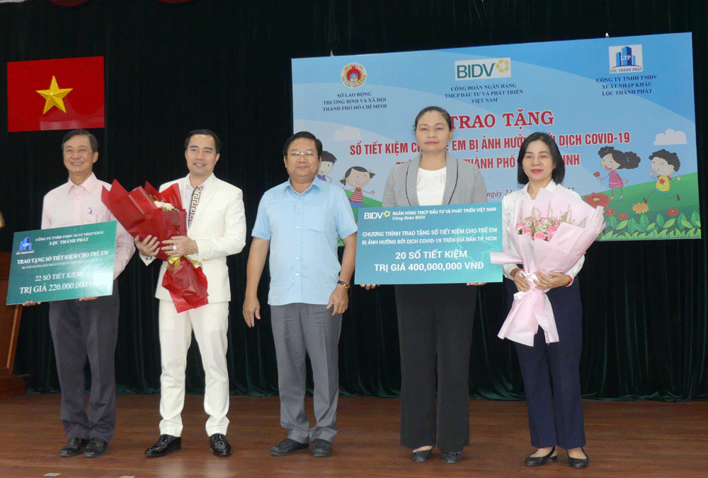 Tặng 620 triệu đồng cho trẻ em mồ côi ảnh 1