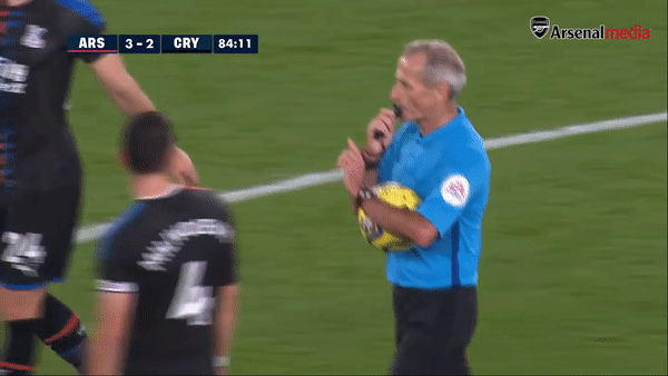 Arsenal - Crytal Palace 2-2: Sokratis, David Luiz ghi bàn, Milivojevic, Ayew gỡ hòa, cay đắng VAR