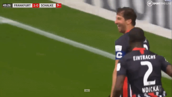 E.Frankfurt - Schalke 2-1: Andre Silva khai màn, David Abraham ấn định chiến thắng