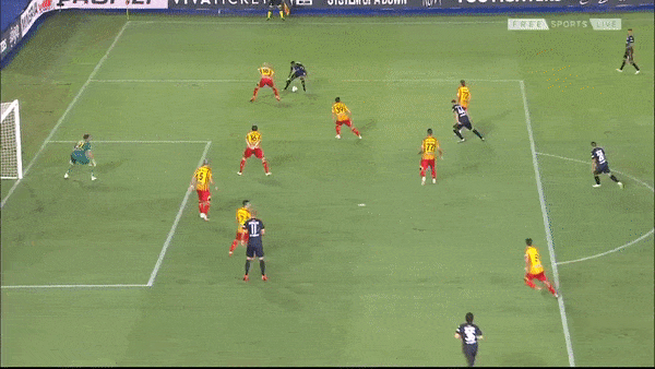 Lecce - Parma 3-4: Kịch tính 7 bàn thắng, Lucioni phản lưới nhà, Caprari, Cornelius, Inglese giành chiến thắng