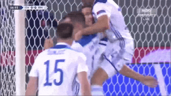 Italia - Bosnia 1-1: Dzeko bất ngờ xuyên thủng bê tông, Sensi mang về bàn gỡ quý giá cho Italia ngày ra quân