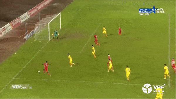 Thanh Hóa - HAGL 1-2: Minh Vương khai bàn, Công Phượng tỏa sáng, HLV Kiatisak xây chắc ngôi đầu V.League