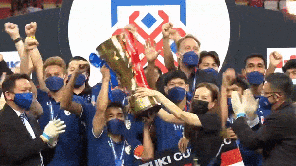 Thái Lan vs Indonesia 2-2 (chung cuộc 6-2): Ricky Kambuaya, Egy lập công, Adisak, Sarach giúp Thái Lan đăng quang AFF Cup lần 6, Chanathip lần 3 nhận Cầu thủ hay nhất AFF Cup
