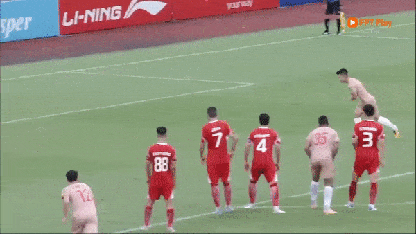 Viettel vs CAHN 0-3: Raphael Success tỏa sáng cú đúp, Quang Hải giải vận "khát bàn thắng" trên chấm penalty