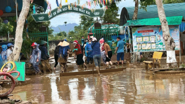 Tin nóng: Mưa lũ làm ít nhất 6 người chết và mất tích; Giữa khuya, hàng ngàn người đi nhận iPhone 15 Series chính hãng