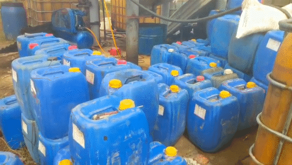 Đột nhập điểm tái chế dầu nhớt "dỏm" quy mô lớn tại Bình Thuận