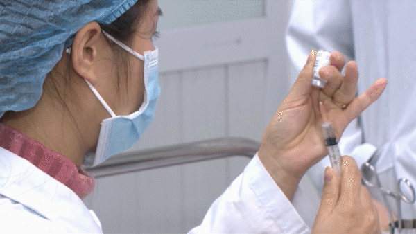 Hôm nay tiêm nhắc vaccine Covid-19 do Việt Nam sản xuất cho 17 tình nguyện viên
