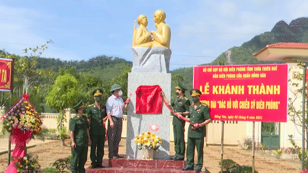 Khánh thành tượng đài “Bác Hồ với Chiến sĩ Biên phòng”