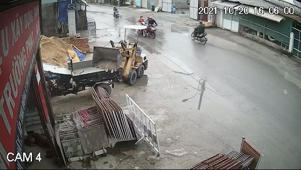 Người phụ nữ bị kẻ cướp kéo lê trên đường ở huyện Hóc Môn