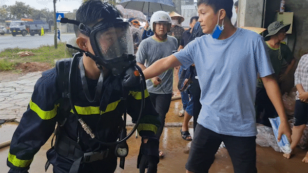 Gần 100 cán bộ, chiến sĩ nỗ lực dập đám cháy lớn ở TP Buôn Ma Thuột