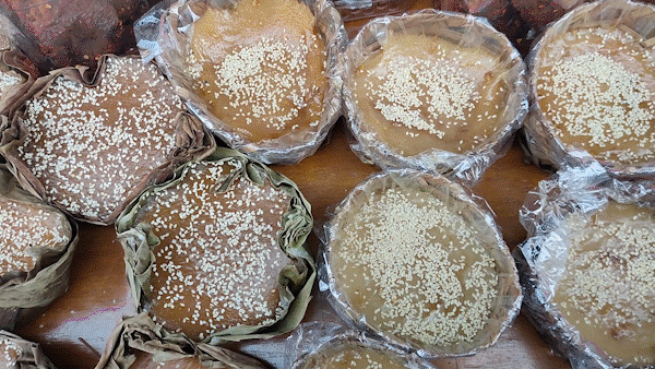 Sắm tết ở chợ Bà Hoa: bánh tổ, bánh nổ, bánh da… cho ngày tết thêm đong đầy