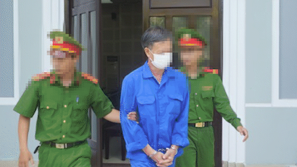Tin nóng: Khởi tố người đầu độc cả gia đình bằng khí CO; Cựu Giám đốc CDC Đà Nẵng lãnh 11 năm tù về tội Tham ô tài sản 