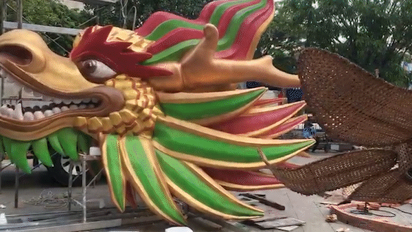 Rồng uốn lượn dài 120m lộ diện trên đường hoa Nguyễn Huệ Tết Giáp Thìn 2024