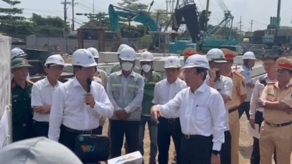 Bí thư Thành ủy TPHCM Nguyễn Văn Nên kiểm tra các dự án hạ tầng đô thị tại quận 7