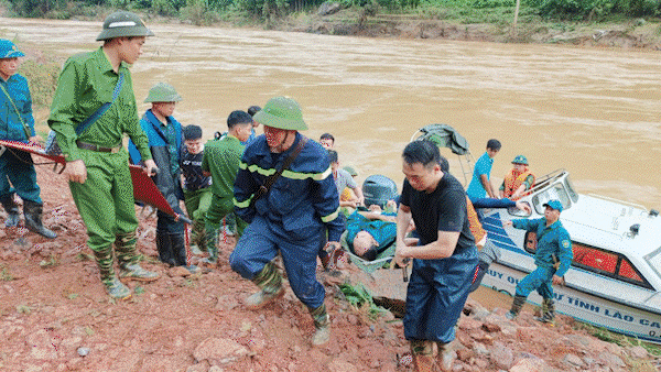 Bản tin trưa 12-9: Mưa lớn, hàng trăm hộ dân bị ngập lụt; Tích cực hỗ trợ người dân vùng lũ