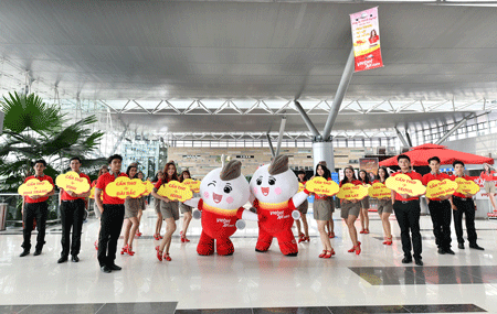 At the launch of two new international flights  (Photo: SGGP)