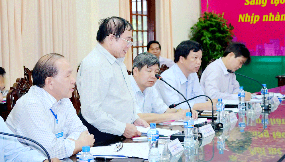 Ban chỉ đạo thi THPT Quốc gia 2017 do Thứ trưởng Bộ GD-ĐT Bùi Văn Ga chủ trì, kiểm tra công tác chuẩn bị thi tại tỉnh Đồng Tháp.