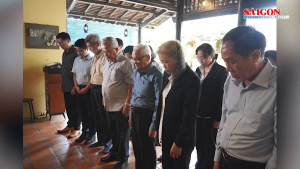 TPHCM: Nhiều nơi lập bàn thờ, khu vực tưởng niệm Tổng Bí thư Nguyễn Phú Trọng