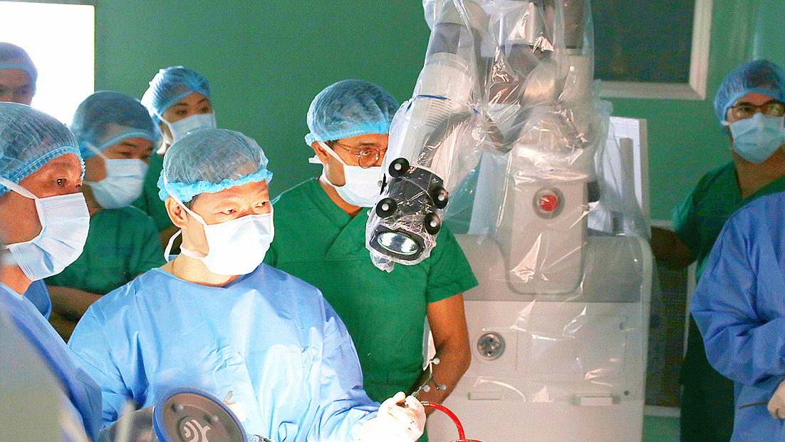 Dấu ấn y tế Việt Nam qua những ca đại phẫu - Bài 4: Chinh phục những đỉnh cao