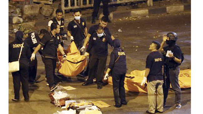 Hiện trường vụ đánh bom hôm 24-5 tại Jakarta. Ảnh: AP