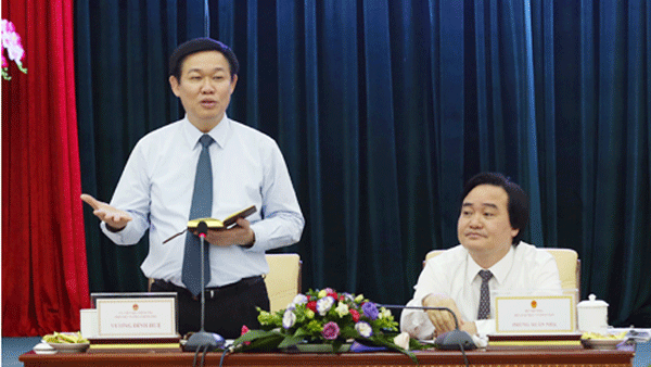 Phó Thủ tướng Vương Đình Huệ phát biểu tại buổi làm việc với Bộ GD-ĐT. Ảnh: VGP