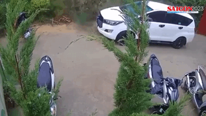 Đà Lạt: Sạt lở bờ taluy sau mưa lớn