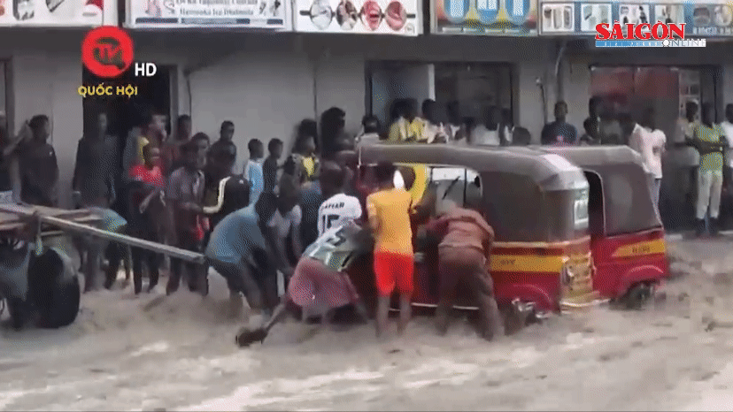 Gần 70 người thiệt mạng và hơn 500.000 người phải rời bỏ nhà cửa do lũ lụt tại Kenya và Somalia