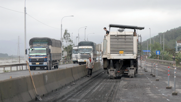 Phú Yên: Sửa chữa Quốc lộ 1A Phú Yên, đảm bảo an toàn giao thông dịp tết