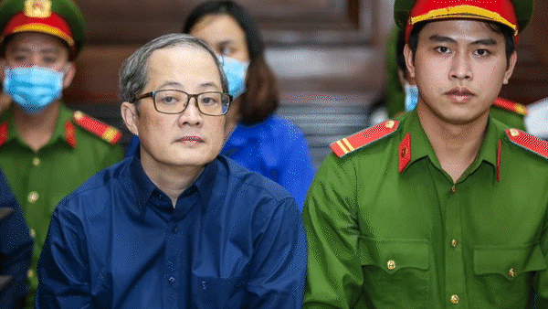 Bị cáo Nguyễn Minh Quân, cựu Giám đốc Bệnh viện TP Thủ Đức tại phiên tòa vào tháng 12-2023
