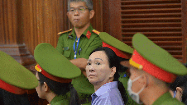 Vụ án Trương Mỹ Lan và đồng phạm: Đã có 27/86 bị cáo được luật sư bào chữa