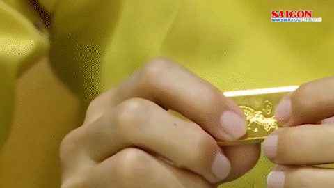 Chịu áp lực bán mạnh, vàng SJC tiếp tục giảm bất chấp vàng thế giới tăng mạnh