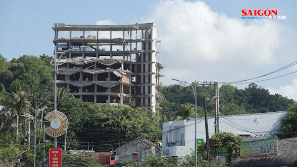 Tháo dỡ xong công trình 12 tầng vi phạm xây dựng ở Phú Quốc