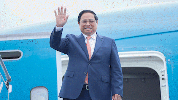Thủ tướng Phạm Minh Chính rời Hà Nội, lên đường tham dự Diễn đàn Kinh tế thế giới và làm việc tại Trung Quốc. Ảnh: TTXVN