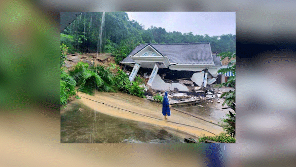 Mưa lớn, 1 căn biệt thự ở Hà Nội đổ sập