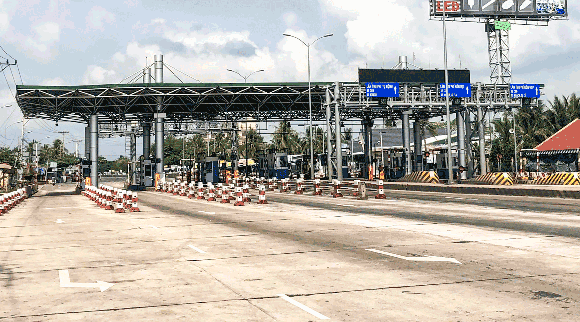 Cai Lay - Tien Giang toll station has not yet collected because of many unresolved disputes.
