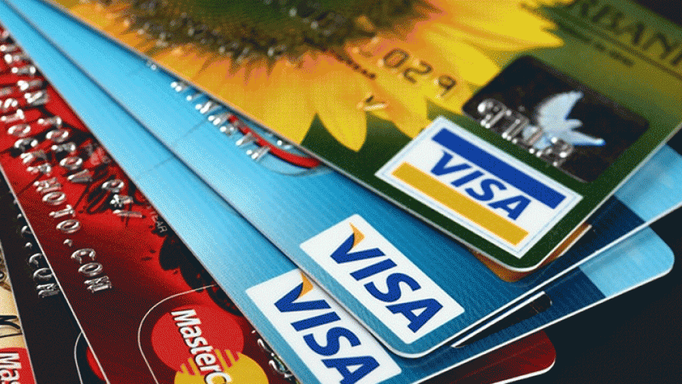 Các chi tiết thẻ tín dụng được công bố trên mạng xã hội. Ảnh: Aaj News
