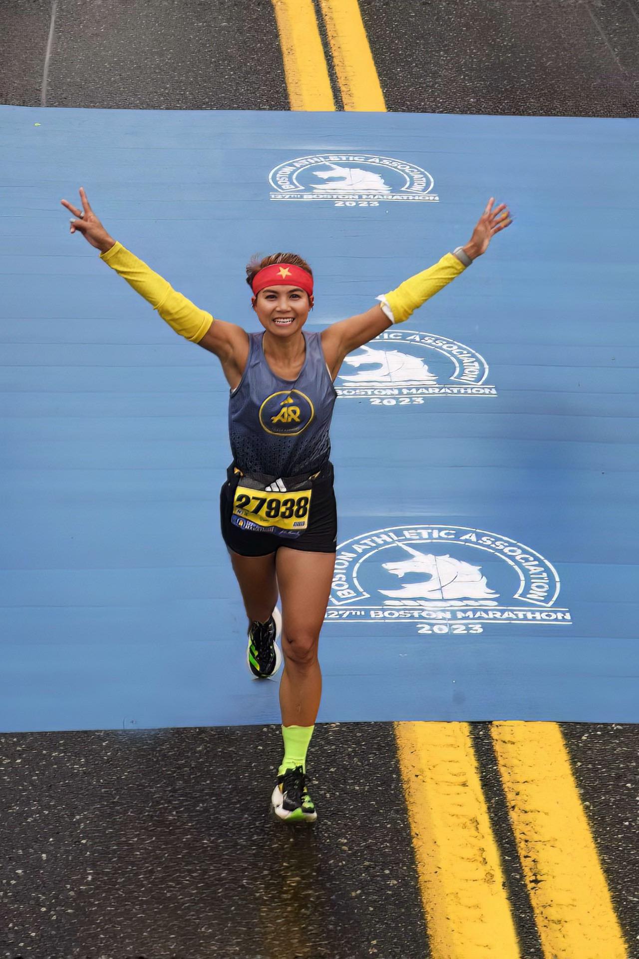 Võ Thanh Nga (Nga Võ): Nữ runner Việt Nam đeo cờ đỏ sao vàng vượt qua giới hạn bản thân - chinh phục Boston Marathon