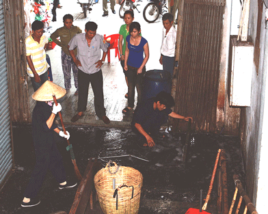 Cháy gian hàng lầu 1 chợ Tân Bình, tiểu thương hoảng hốt