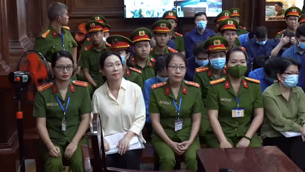 Vụ án Trương Mỹ Lan và đồng phạm: Tòa tiếp tục xét hỏi 34 bị cáo